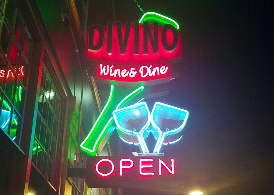 neon sign services milwaukee