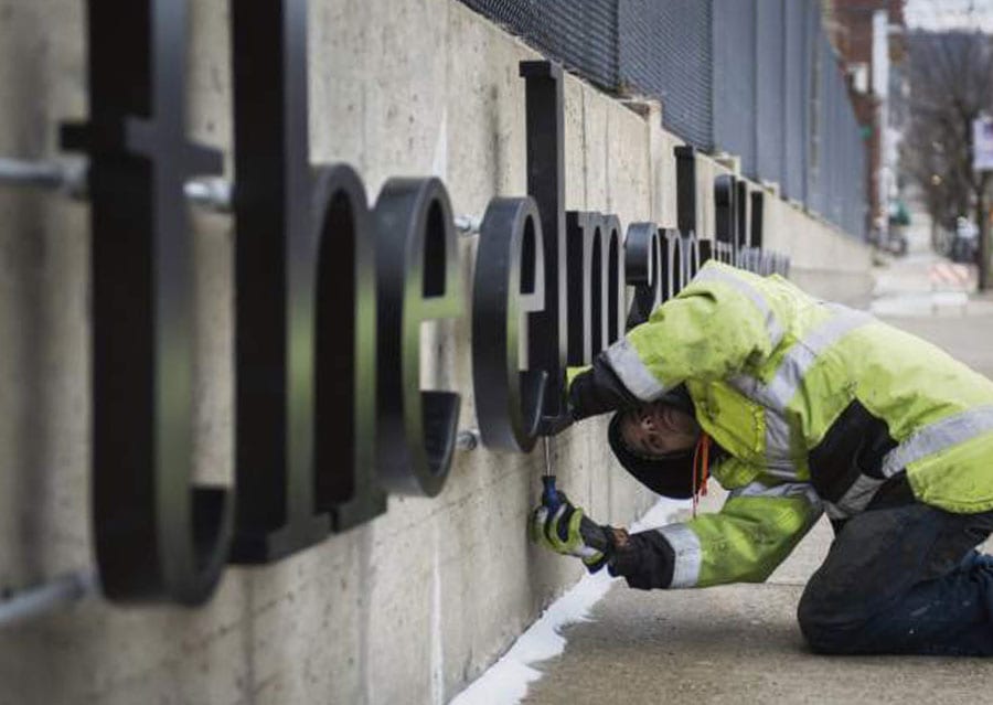 sign repair services milwaukee