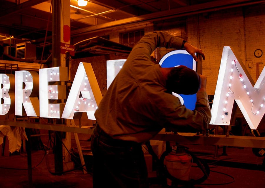 sign fabrication milwaukee