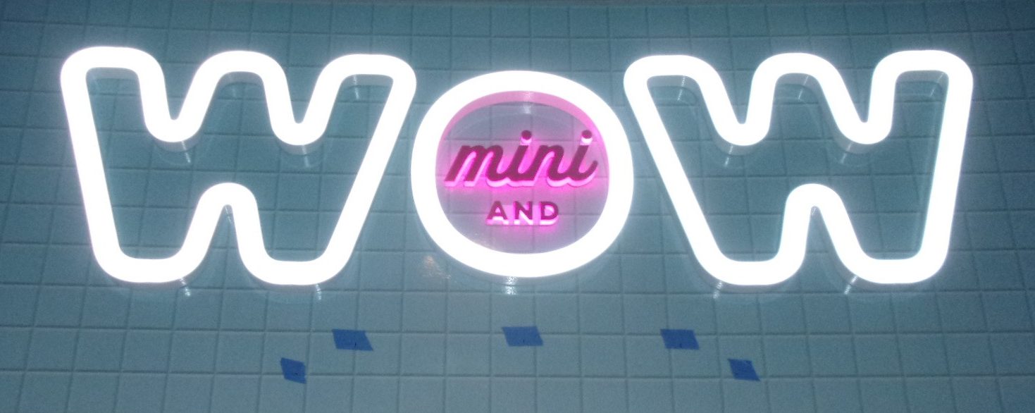 Mini and Wow