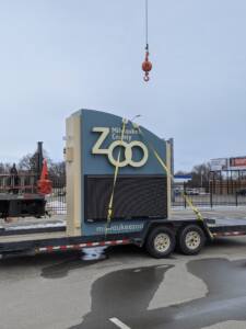 monument sign at milwaukee zoo